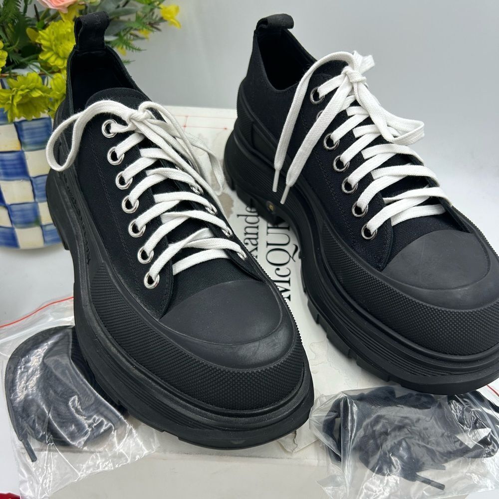 Menzel Alexander, McQueen tread slick sneakers size 43 made in Italy